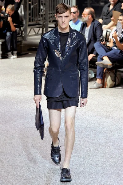 Look 19